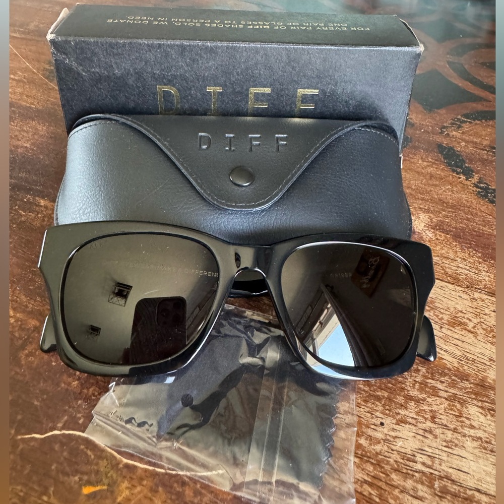 Diff Eyewear Black Square Sunglasses - Dean
